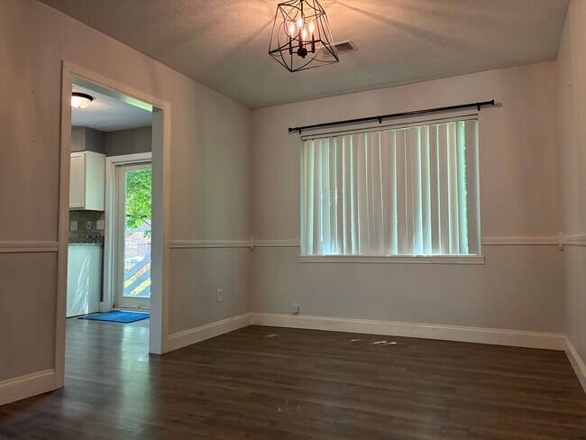 Building Photo - 964 Timberwood Dr