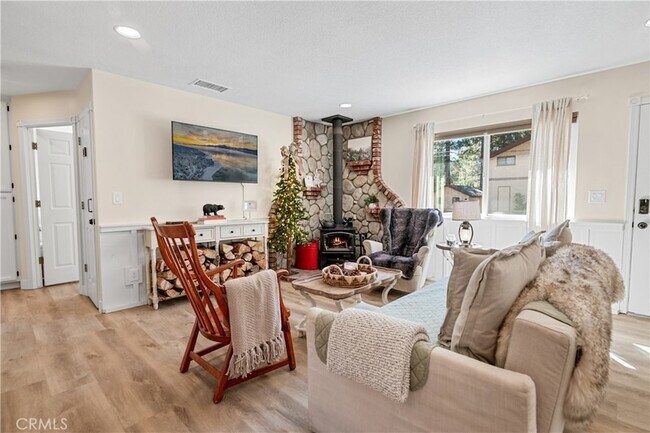 Building Photo - 1080 Pan Springs Ln