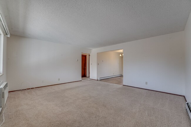 Interior Photo - Dotsero1605 (BR-LN-KB)