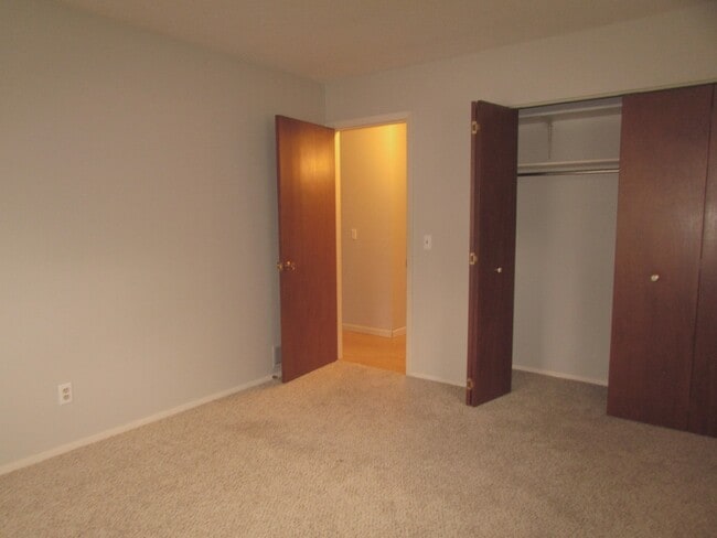 Building Photo - 3 BEDROOM + BONUS ROOOM | 2 BATH | HOUSE |...