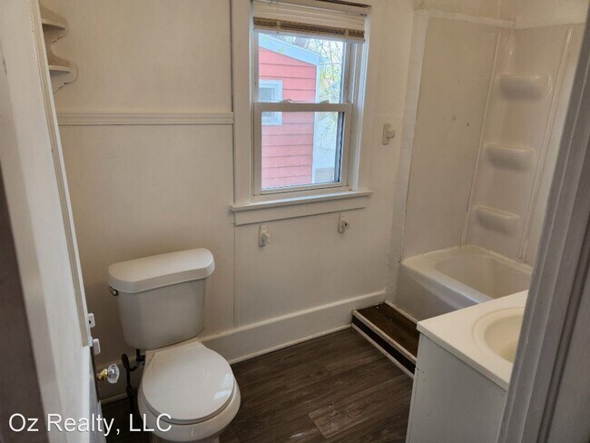Building Photo - 3 br, 1 bath House - 4141 Mayfield Dr