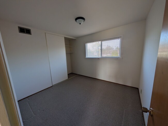 Building Photo - M608