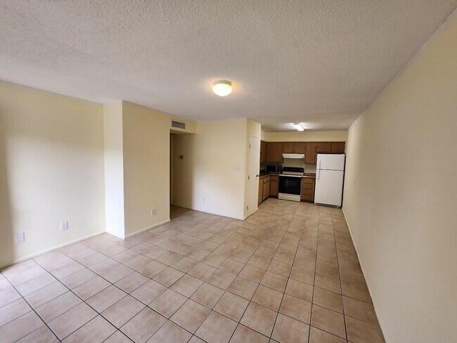 Building Photo - 2725 E Tierra Buena Ln