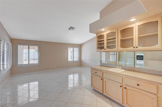 Building Photo - 6317 W Canyon Ridge Dr