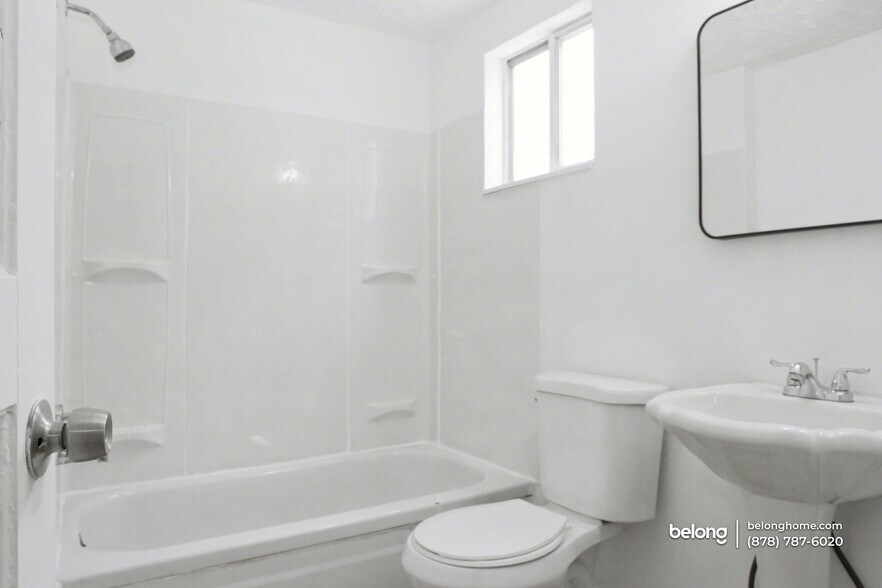 Building Photo - 2309 Valera Ave