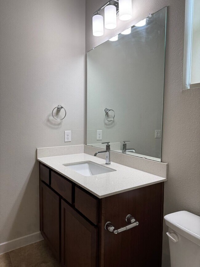 Building Photo - 15009 Casbah Dr