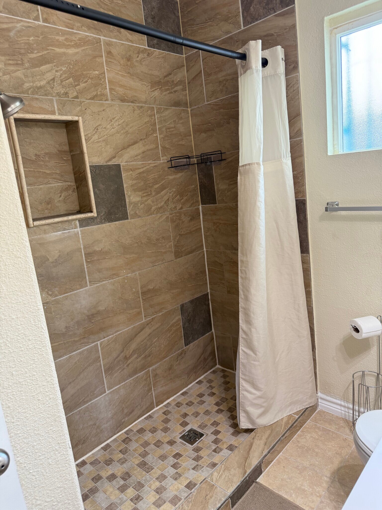 Building Photo - 4505 Pershing Dr