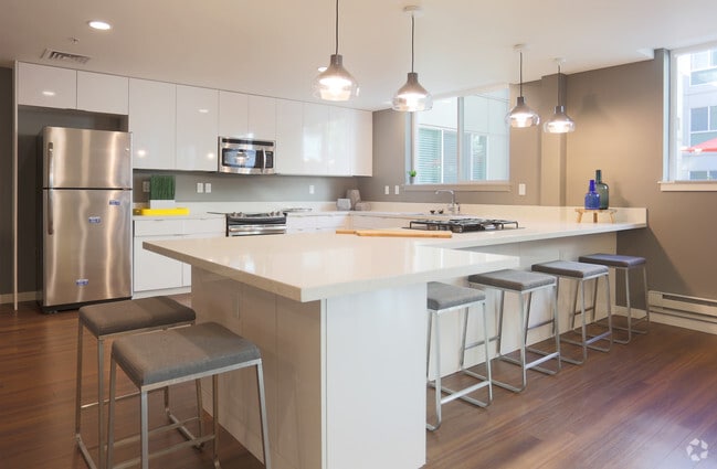 Interior Photo - Linden