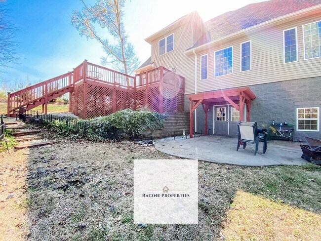 Building Photo - **Your Dream Home Awaits in This Exceptional Cul-de-Sac Retreat**