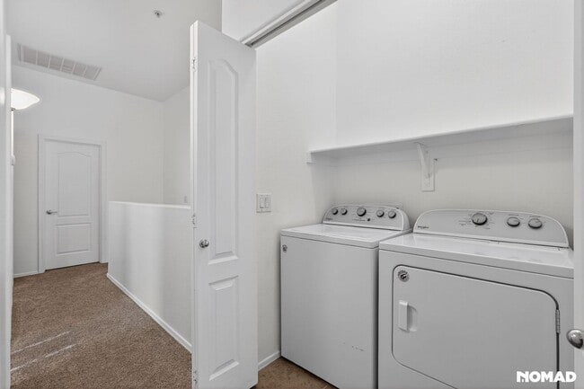 Building Photo - 2725 E Mine Creek Rd