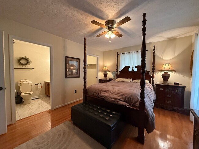 Building Photo - 3 Bedroom 2 Bathroom Fully Furnished Home in Greeneville, TN