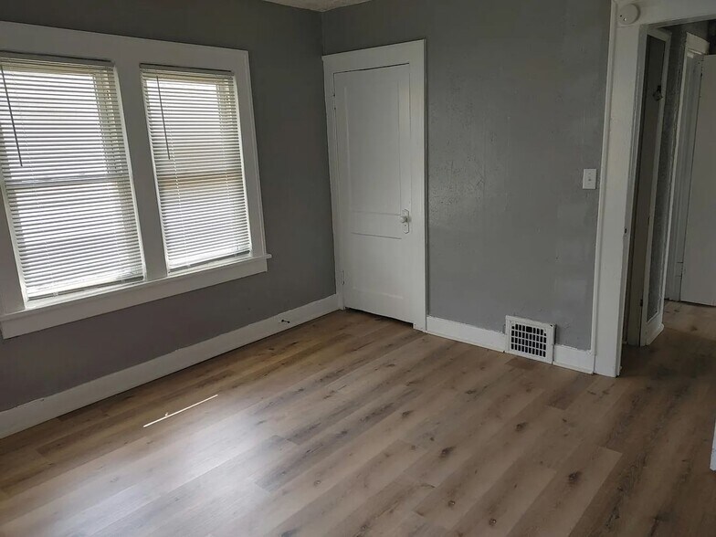 Building Photo - 5401 Highland Ave