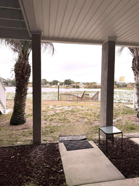 Building Photo - 301 Lullwater Dr