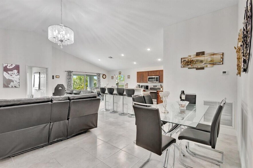 Building Photo - 9709 Starboard Dr