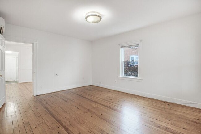 Building Photo - 918 Mercer St