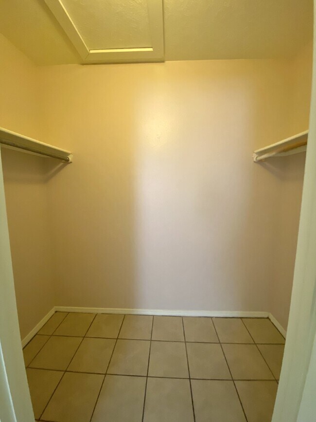 Building Photo - 2BR/1Bath - 4 Plex in Rio Rancho