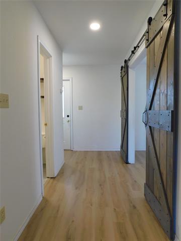 Building Photo - 10971 Lake Crest Dr