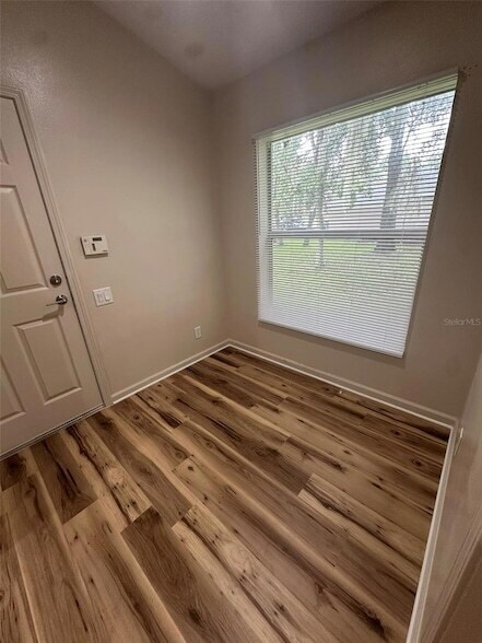 Building Photo - 14757 Wake Robin Dr