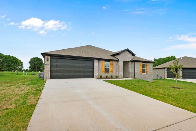 Building Photo - Stunning New 4-Bedroom Home with Modern Up...