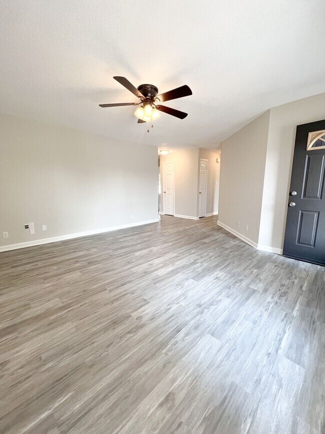 Building Photo - 531 Gainey Dr