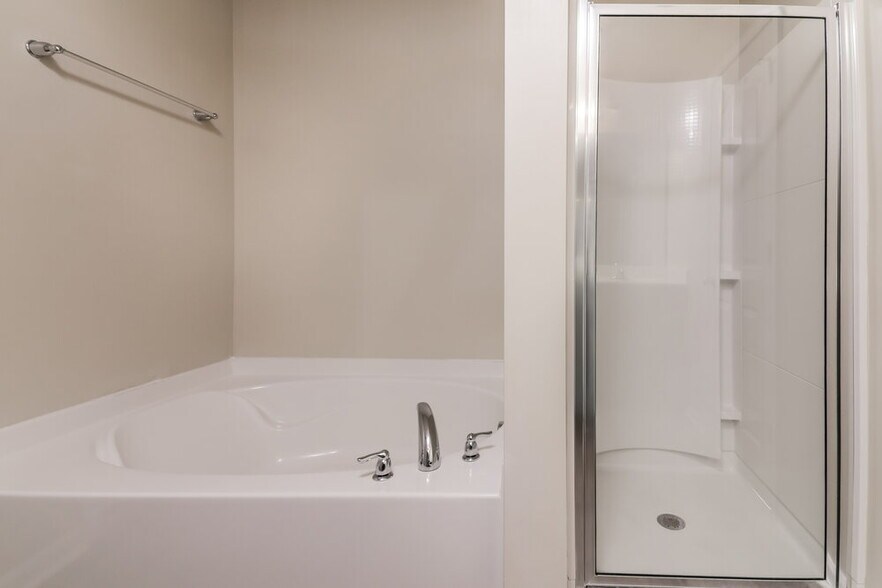 Building Photo - 8007 Spiderlily Ct