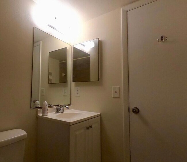 Building Photo - 6115 NW 186th St