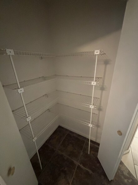 Building Photo - 300 OLYMPIA CT