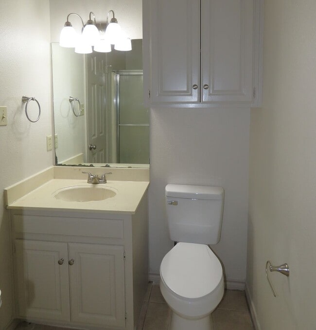 Building Photo - Whitehouse ISD-Beautiful 3 Bedroom, 2 Bath Home w/Garage!