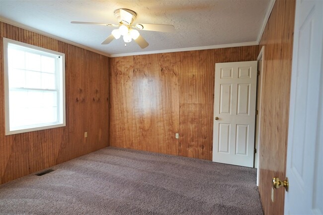 Building Photo - 4 Bed 2 Bath Home in Martin, TN *Remodeled* Fresh Paint & Flooring!