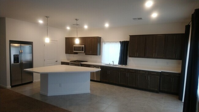 Building Photo - 6738 Vista Roma Ave