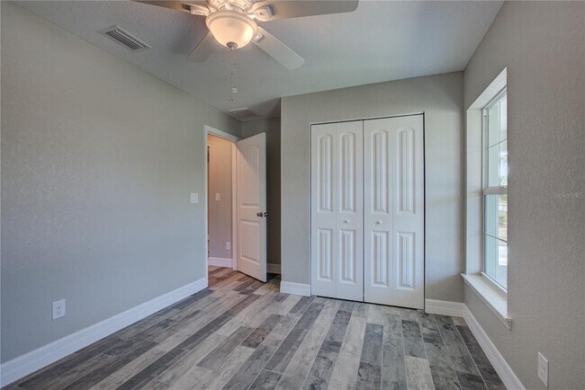 Building Photo - 129 Glades Dr