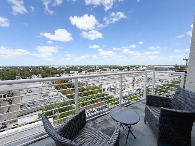 Building Photo - 3250 NE 1st Ave