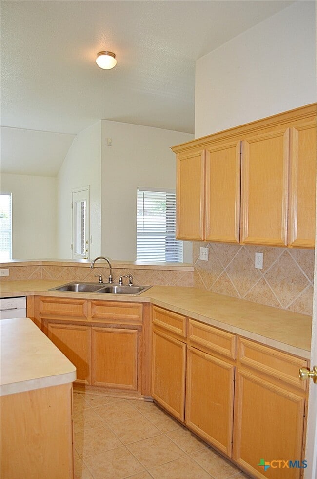 Building Photo - 5802 Venetian Ct