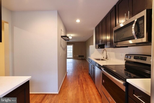 Building Photo - 935 S Rolfe St