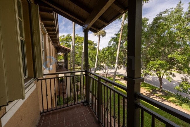 Building Photo - 708 SW 147th Ave