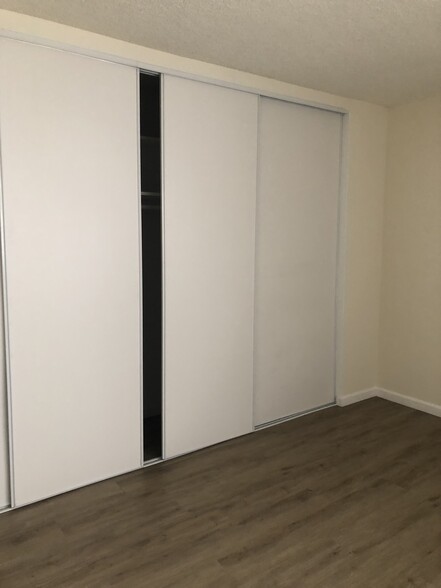 Building Photo - 514 Gramercy S Pl