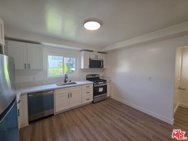 Building Photo - 25226 Loytan St