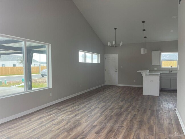 Building Photo - 28 Sparrow Rd