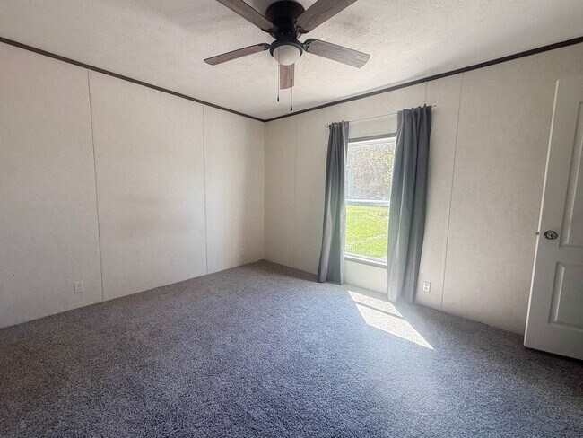 Building Photo - Spacious 4-Bedroom Home on 1 Acre in Peaceful Rickman Setting