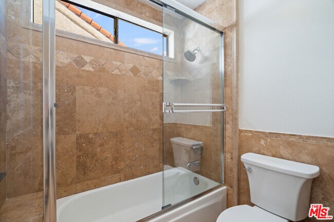 Building Photo - 6143 Lake Lindero Dr