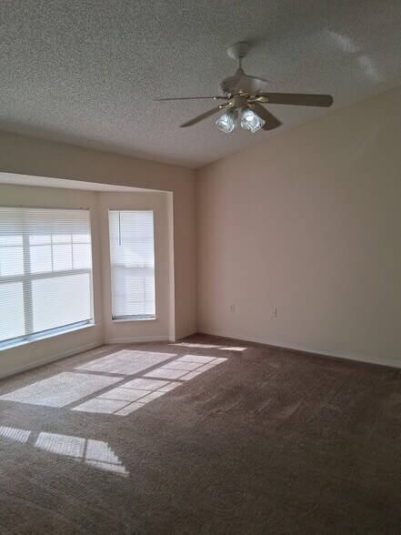 Building Photo - 2563 Davenport Cir