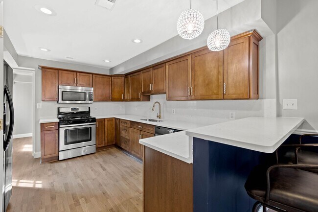 Primary Photo - New Renovation - South Side Flats