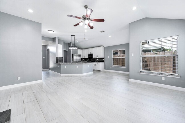 Building Photo - 5006 Riverbridge Ct