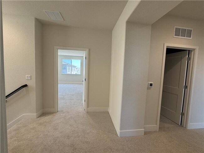 Building Photo - 140 Labrusca Dr