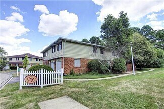 Building Photo - 1625 Villa S Dr