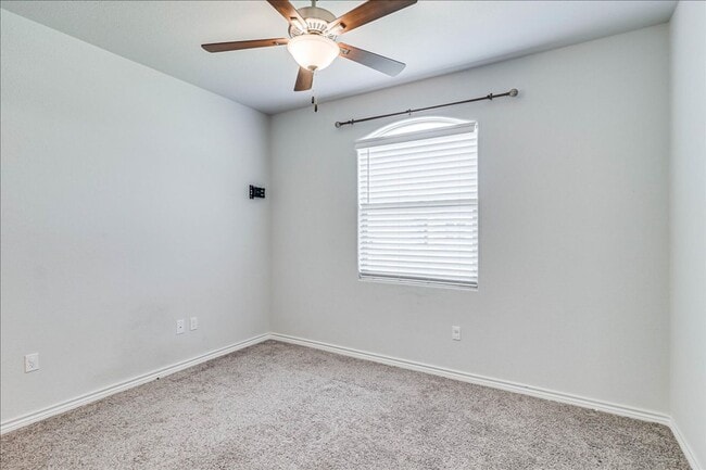 Building Photo - 8010 Calma St