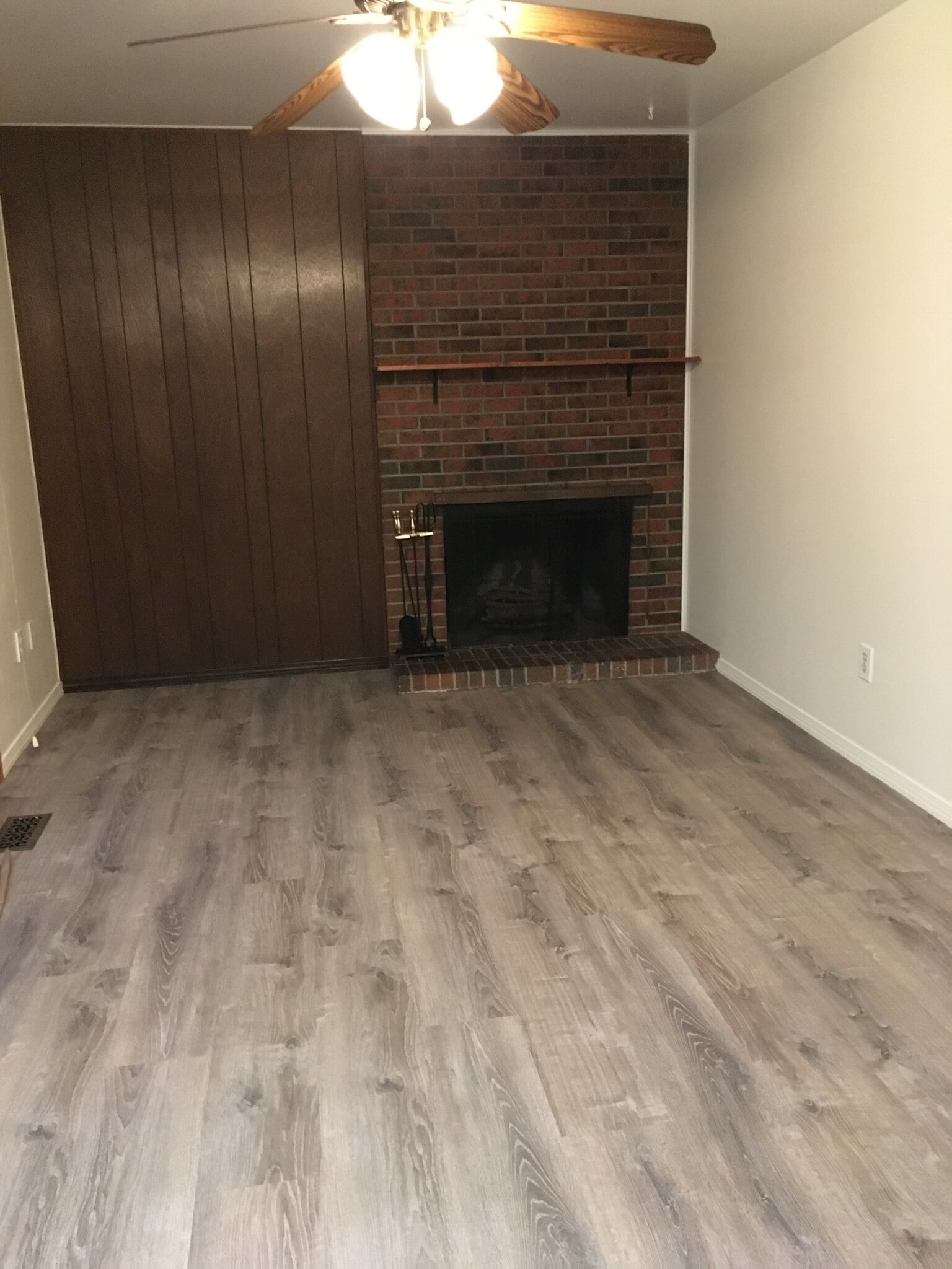 Dining room with fireplace, attached to kitchen - 4685 Robb St