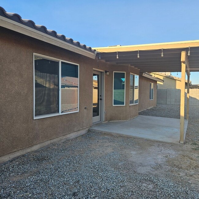 Building Photo - Remodeled 4 bedroom for Rent