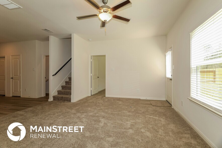 Building Photo - 26805 Steinbeck Dr