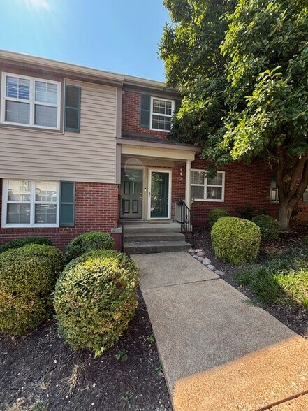 Building Photo - 1435 Bobolink Pl